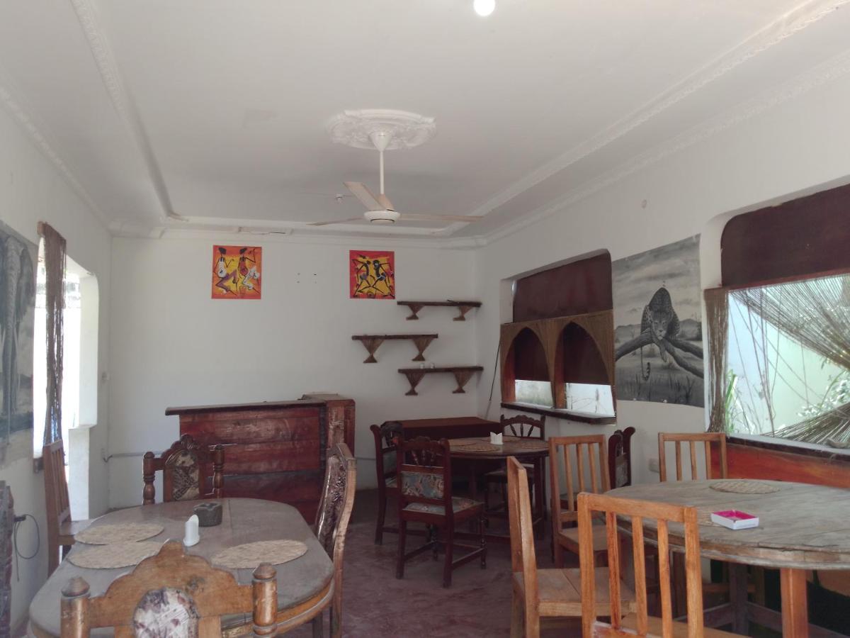 H & H Bungalows Nungwi Bagian luar foto