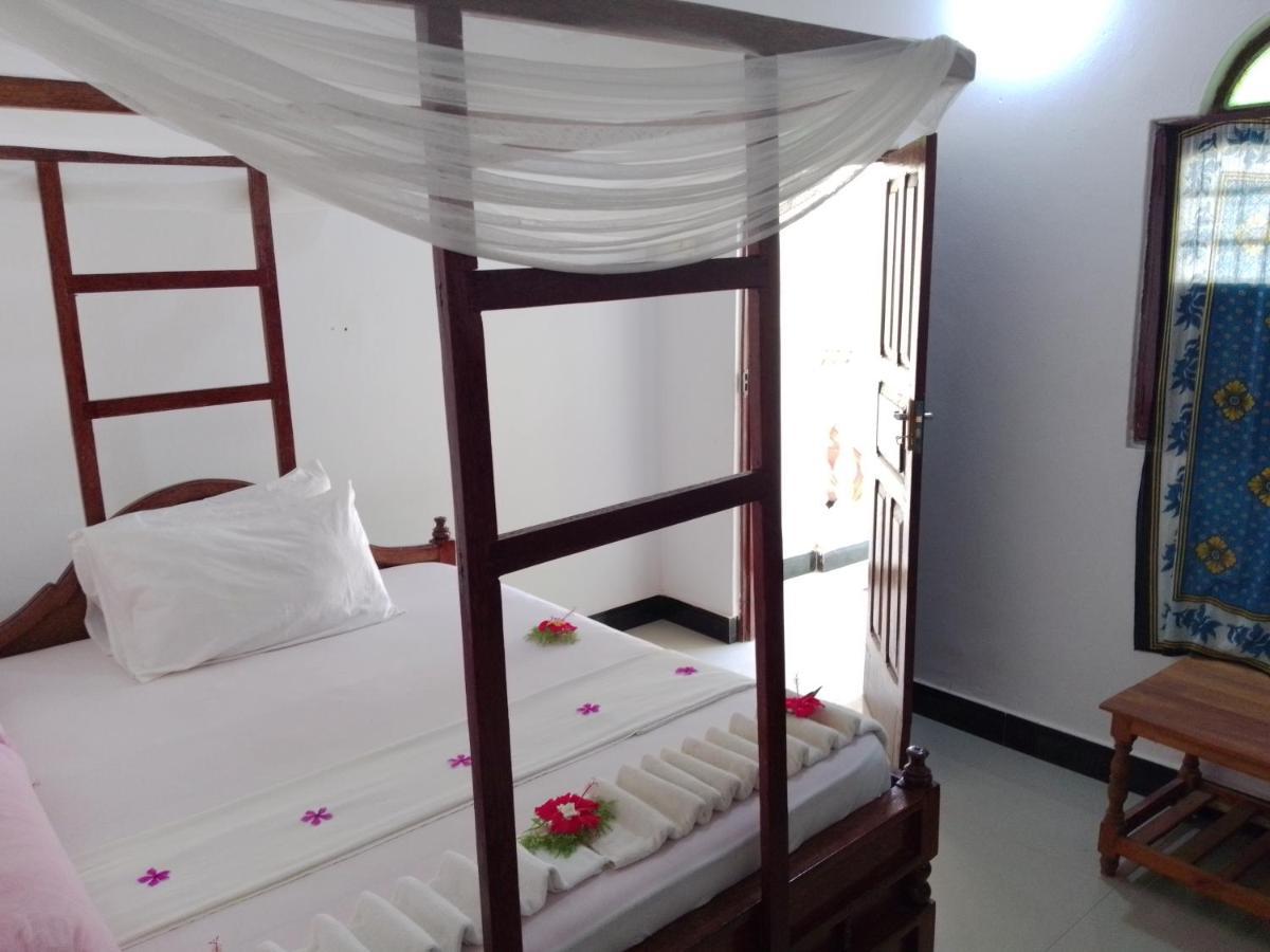 H & H Bungalows Nungwi Bagian luar foto
