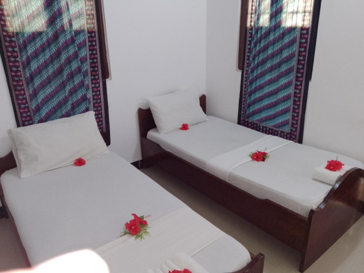 H & H Bungalows Nungwi Bagian luar foto