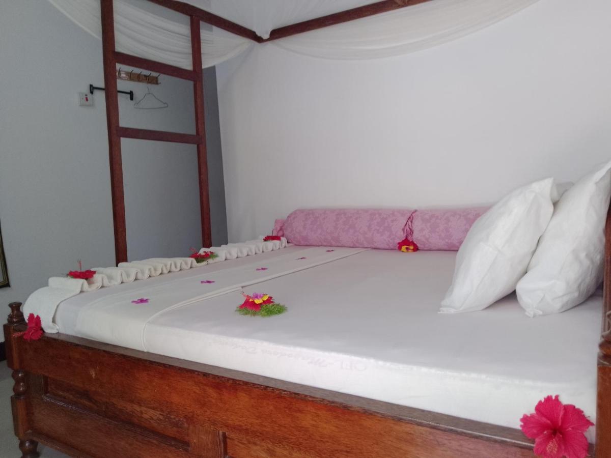 H & H Bungalows Nungwi Bagian luar foto