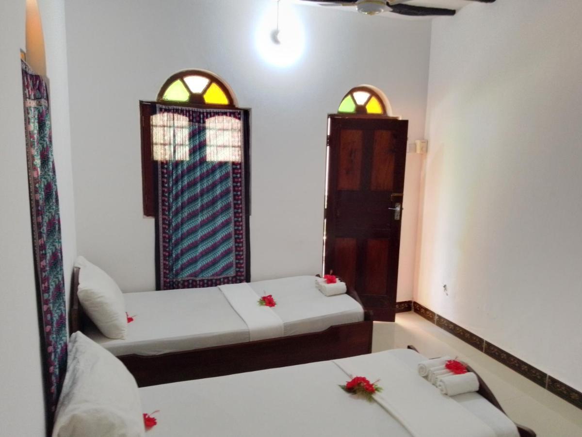 H & H Bungalows Nungwi Bagian luar foto