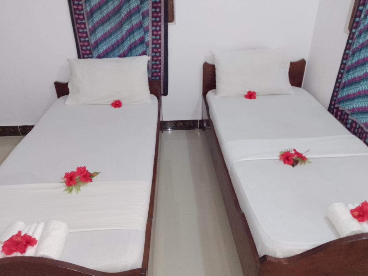 H & H Bungalows Nungwi Bagian luar foto